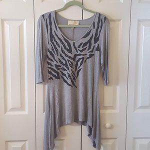 Antthony Shark Bite Hem Animal Print Top 0033